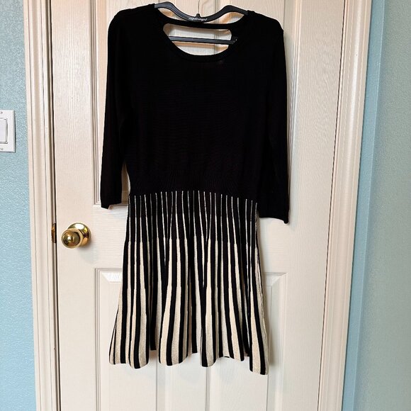 D-10 Fortune + Ivy open back detail Sweater Dress Sz L, metallic gold and black - Picture 4 of 8